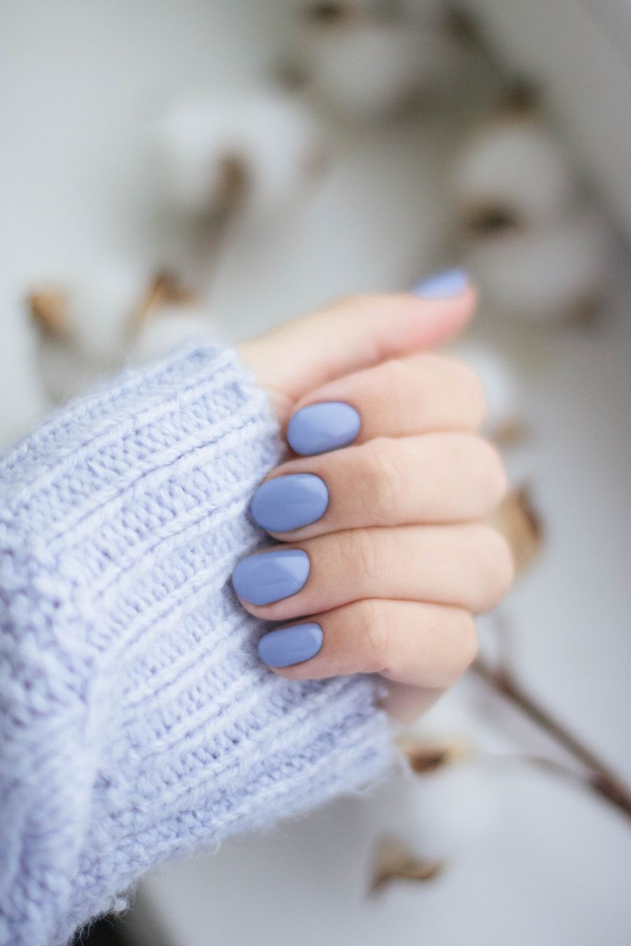 Unhas roxas com esmaltação